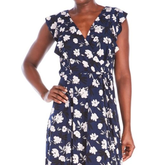 IVANKA TRUMP Dresses & Skirts - IVANKA TRUMP